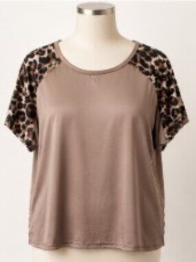 4 for $25 🤎 SHEIN Curve Leopard Sleeve Top 2XL 🤎